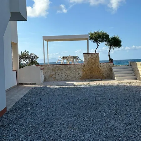 In Marchesana Mit Terrasse, Grill Und Garten Terme Vigliatore